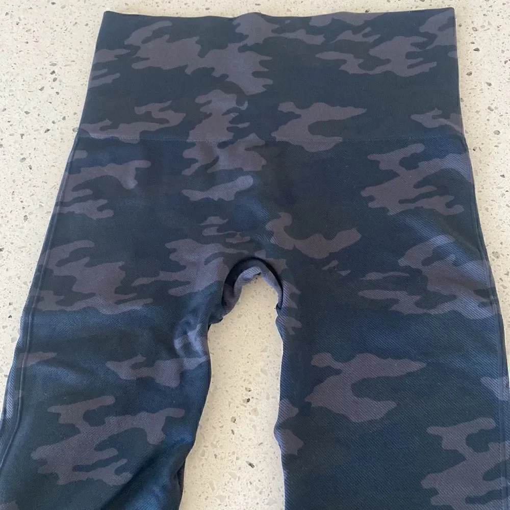 SPANX Seamless Cropped Leggings Gray Blue Green Camo Tummy Control Women Size S